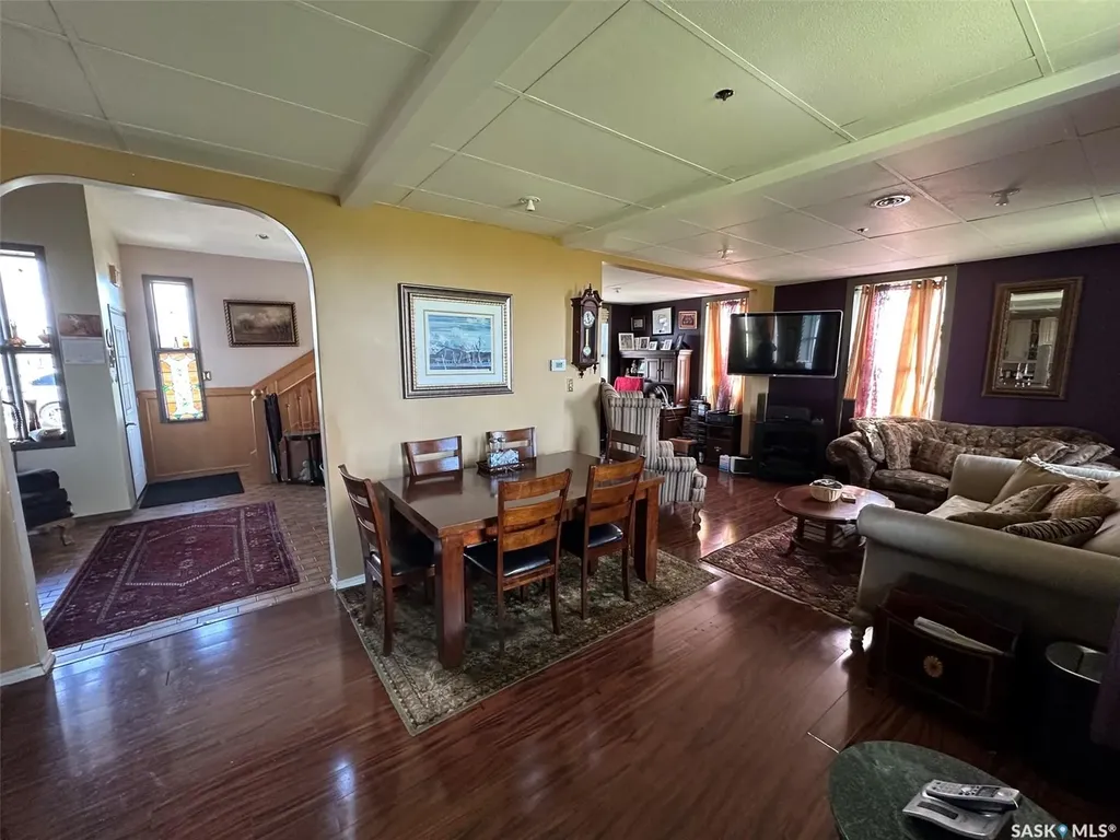 700 Main Street E Gravelbourg SK S0H 1X0