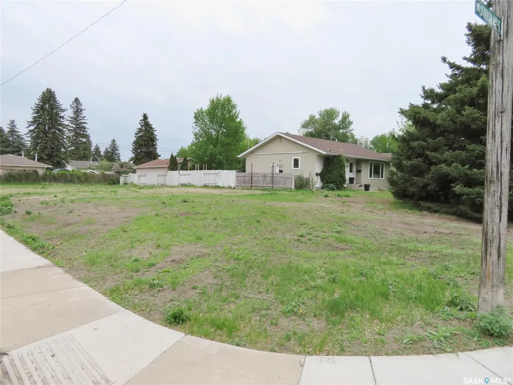 2301 Mckinnon Avenue S Saskatoon SK S7J 1N7