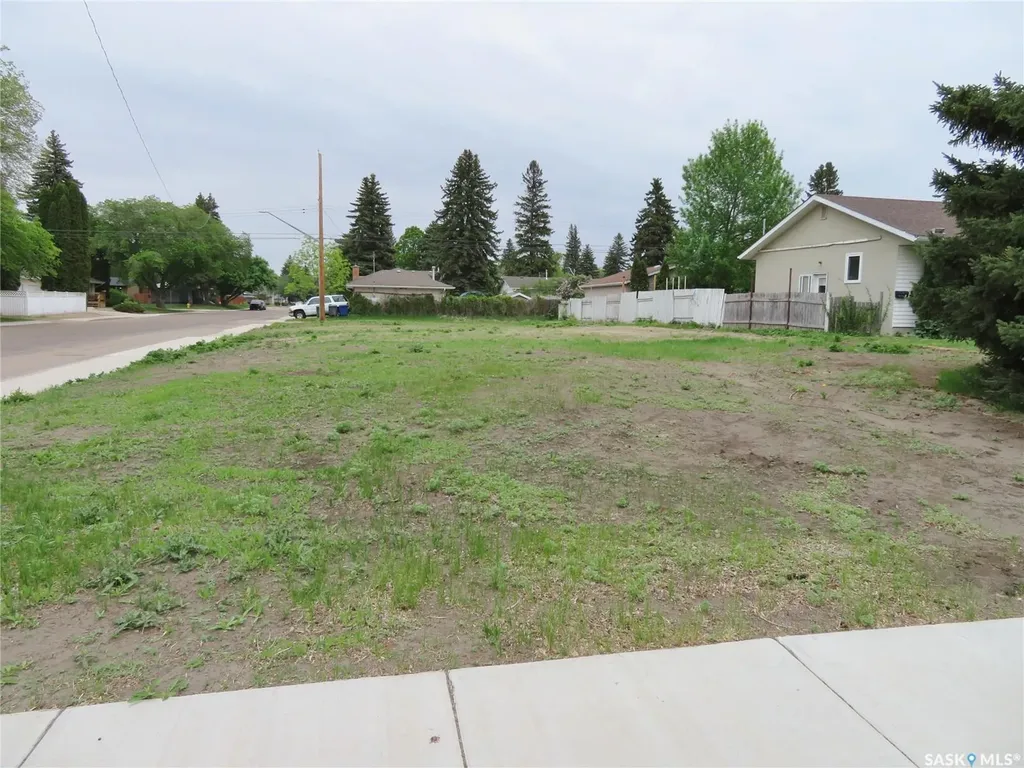 2301 Mckinnon Avenue S Saskatoon SK S7J 1N7