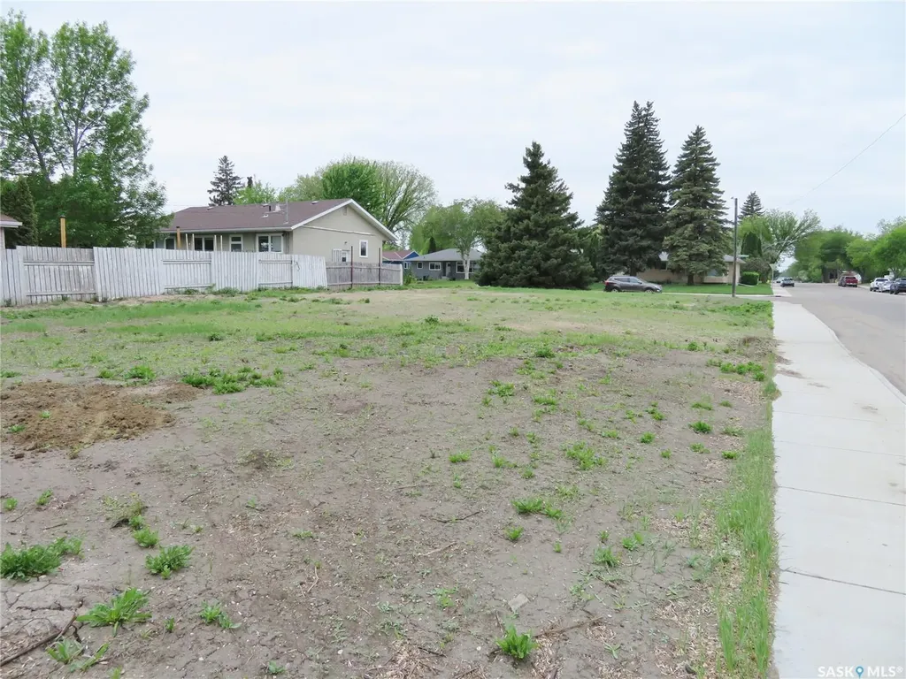 2301 Mckinnon Avenue S Saskatoon SK S7J 1N7