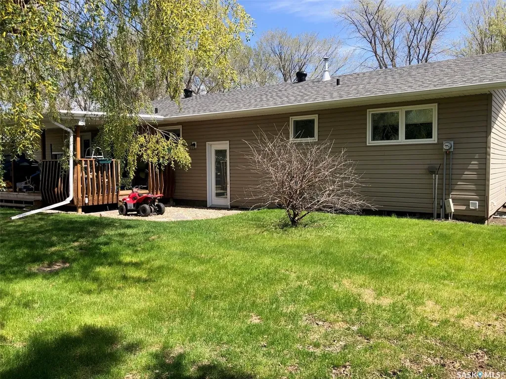 727 4th Street Canora SK S0A 0L0