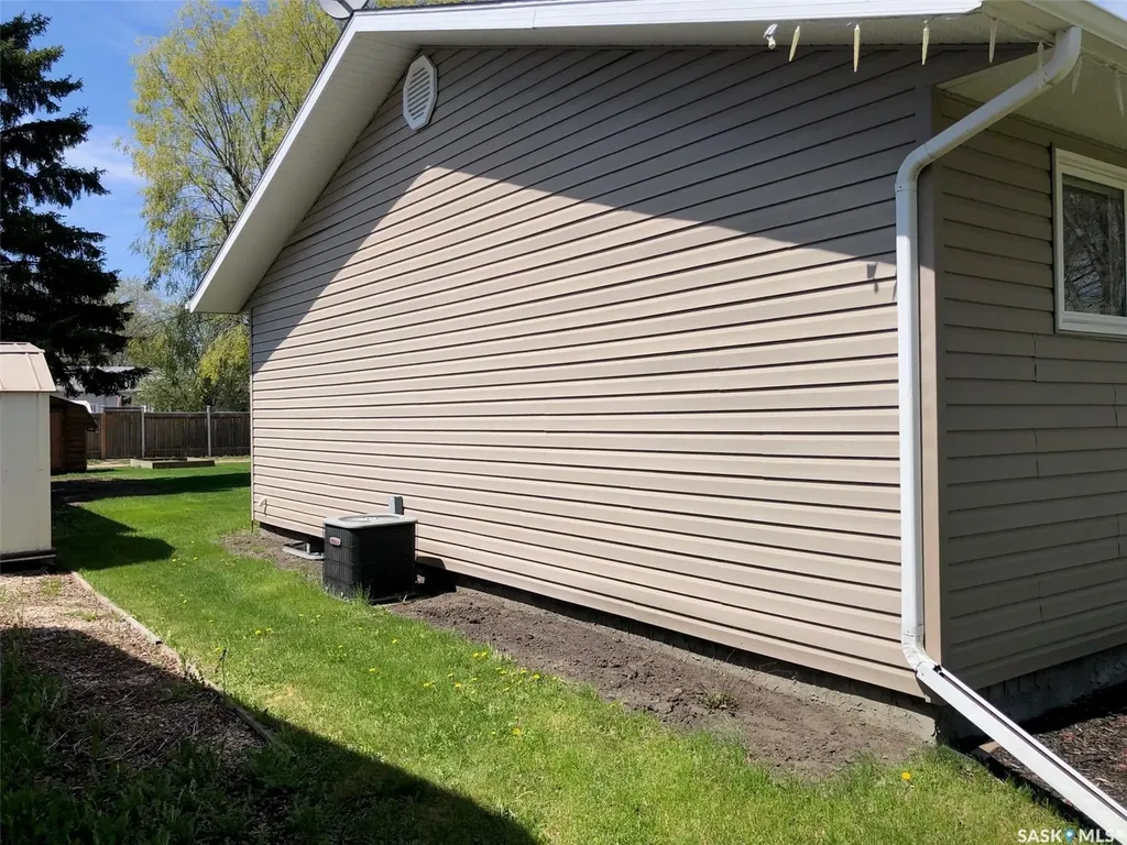 727 4th Street Canora SK S0A 0L0