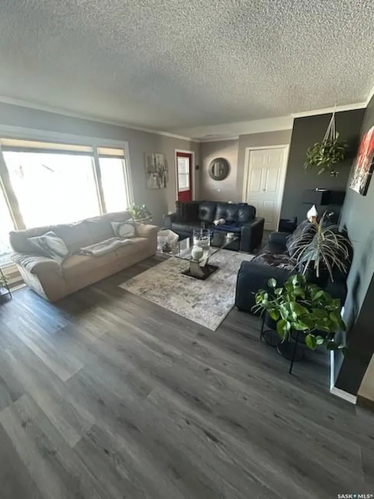 727 4th Street Canora SK S0A 0L0