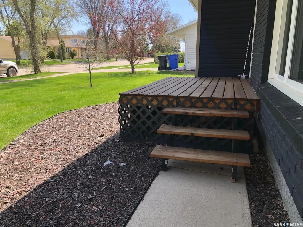 727 4th Street Canora SK S0A 0L0