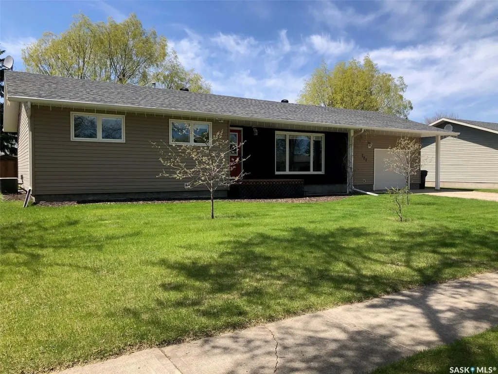 727 4th Street Canora SK S0A 0L0