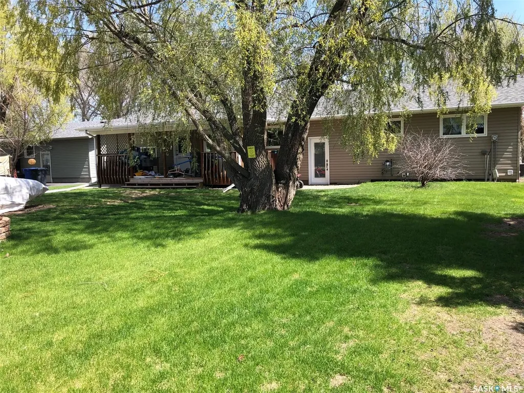727 4th Street Canora SK S0A 0L0