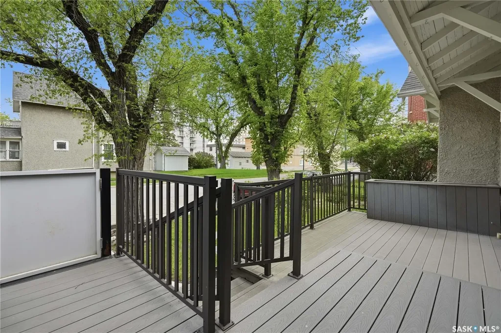 1706 15th Avenue Regina SK S4P 0Z7
