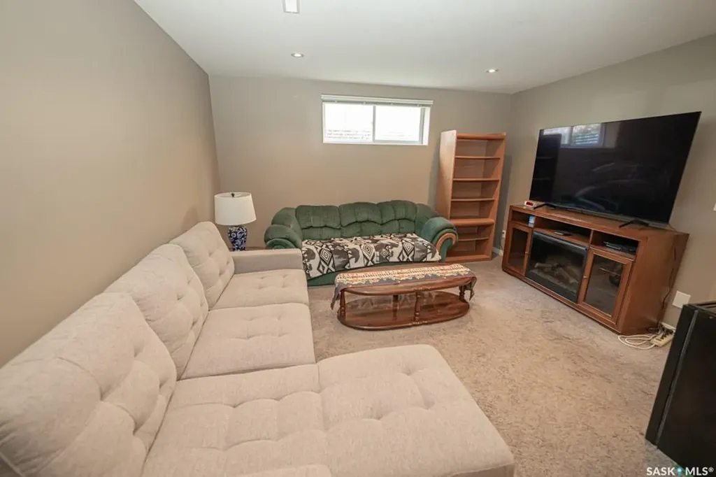 363 Levalley Cove Saskatoon SK S7T 0H5