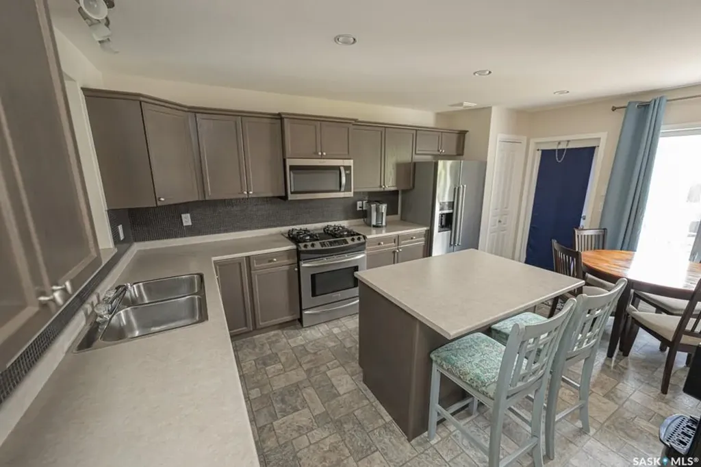 363 Levalley Cove Saskatoon SK S7T 0H5