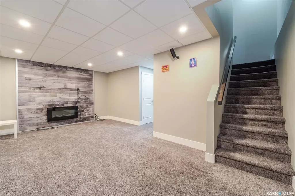 1750 11th Avenue NW Moose Jaw SK S6J 0B3