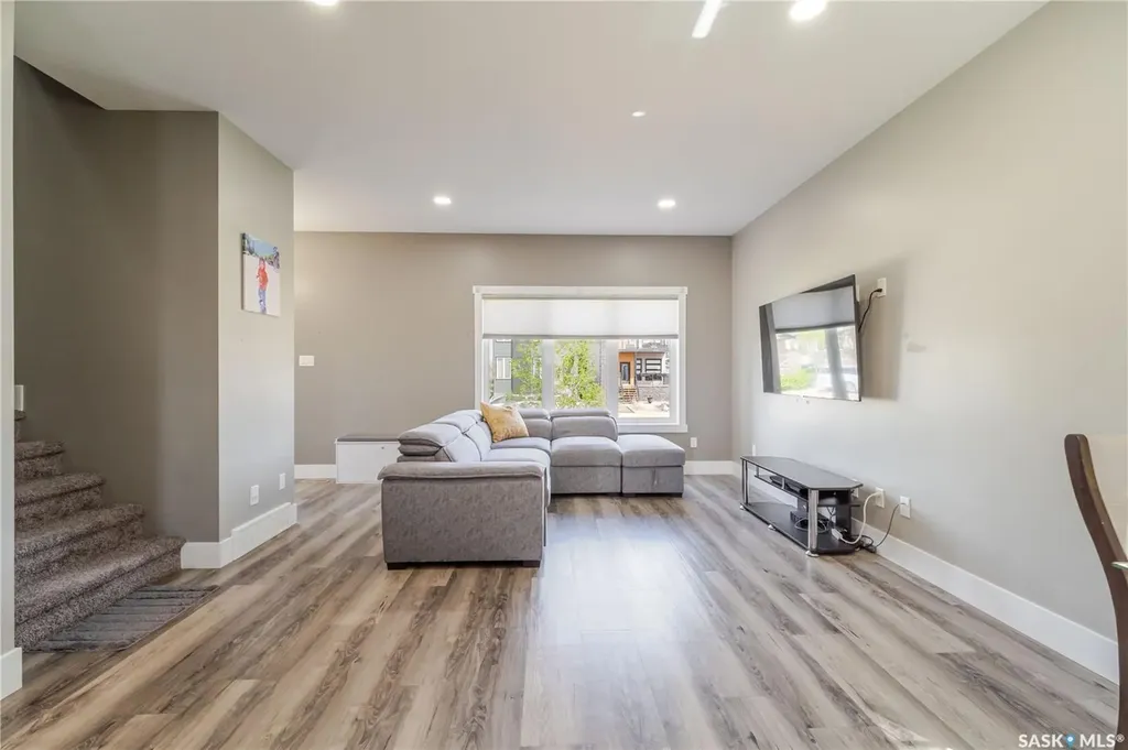 1750 11th Avenue NW Moose Jaw SK S6J 0B3