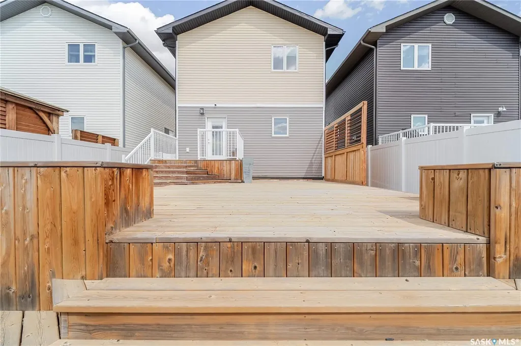 1750 11th Avenue NW Moose Jaw SK S6J 0B3