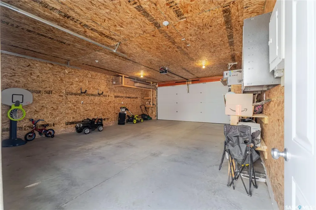 1750 11th Avenue NW Moose Jaw SK S6J 0B3