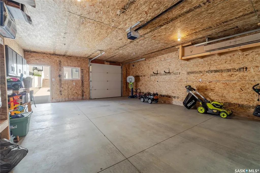 1750 11th Avenue NW Moose Jaw SK S6J 0B3