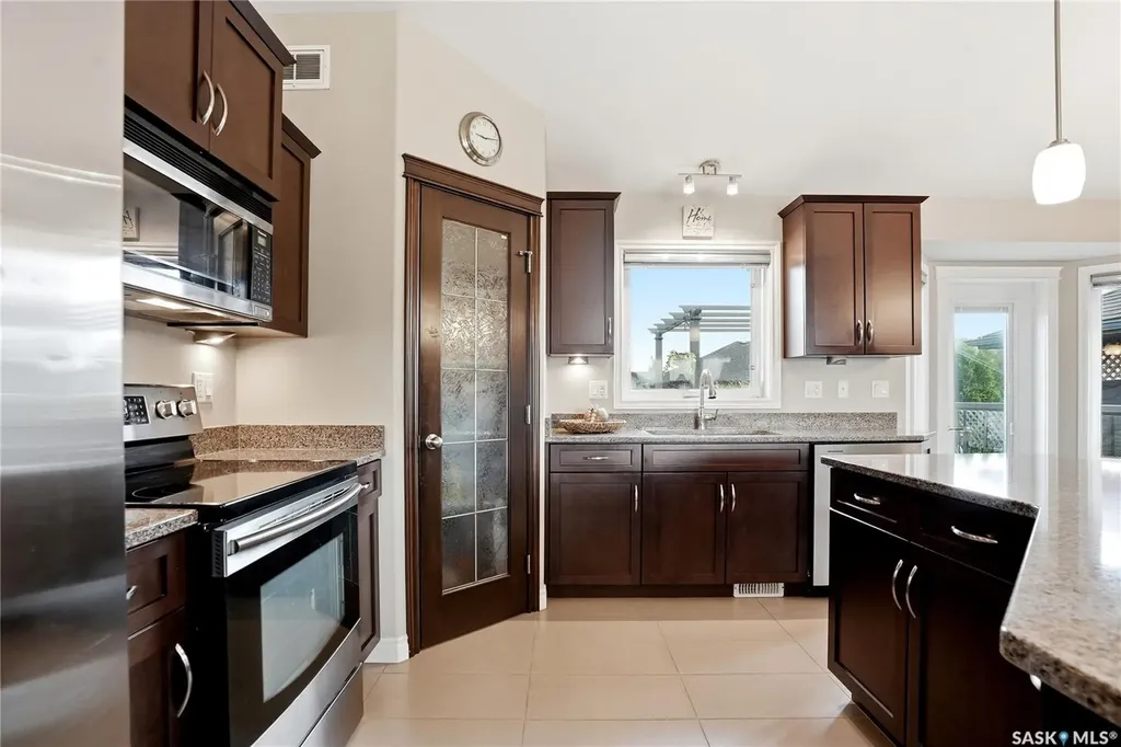 627 Paton Way Saskatoon SK S7W 0C1