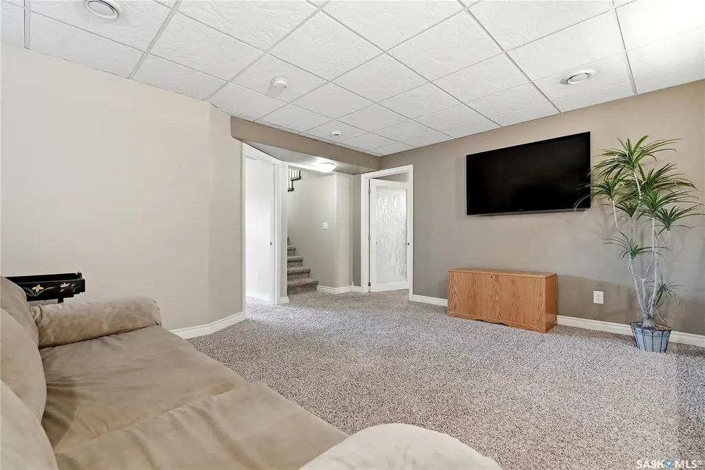 627 Paton Way Saskatoon SK S7W 0C1