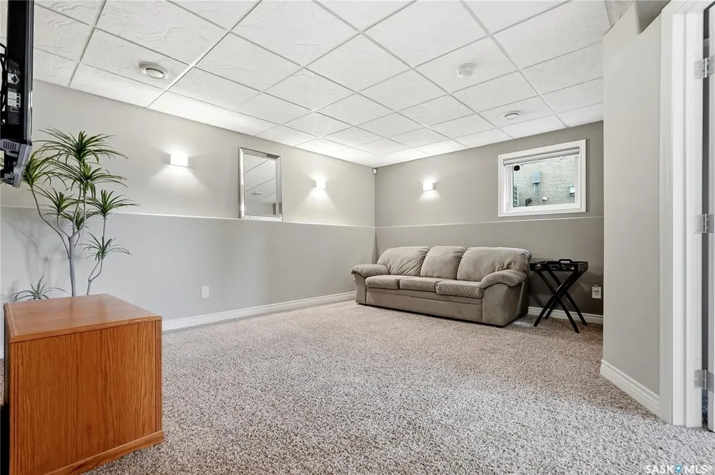 627 Paton Way Saskatoon SK S7W 0C1