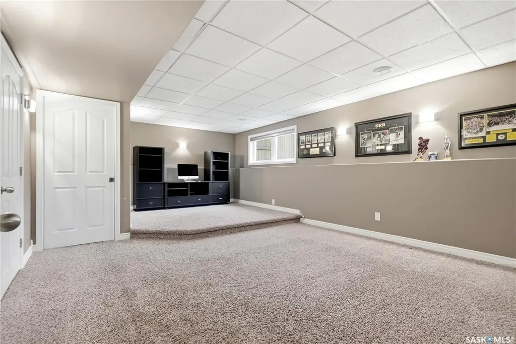 627 Paton Way Saskatoon SK S7W 0C1