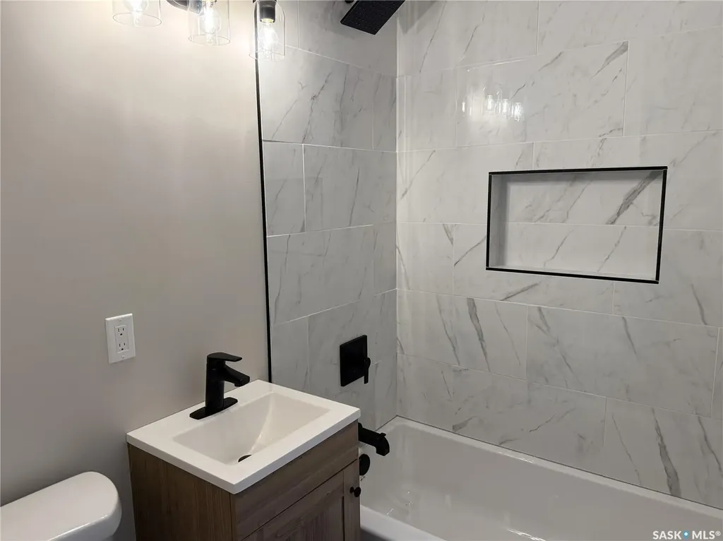 212 Garfield Street Davidson SK S0G 1A0