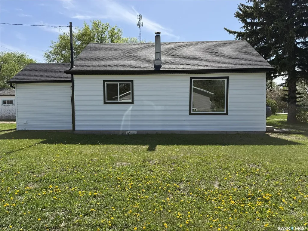 212 Garfield Street Davidson SK S0G 1A0
