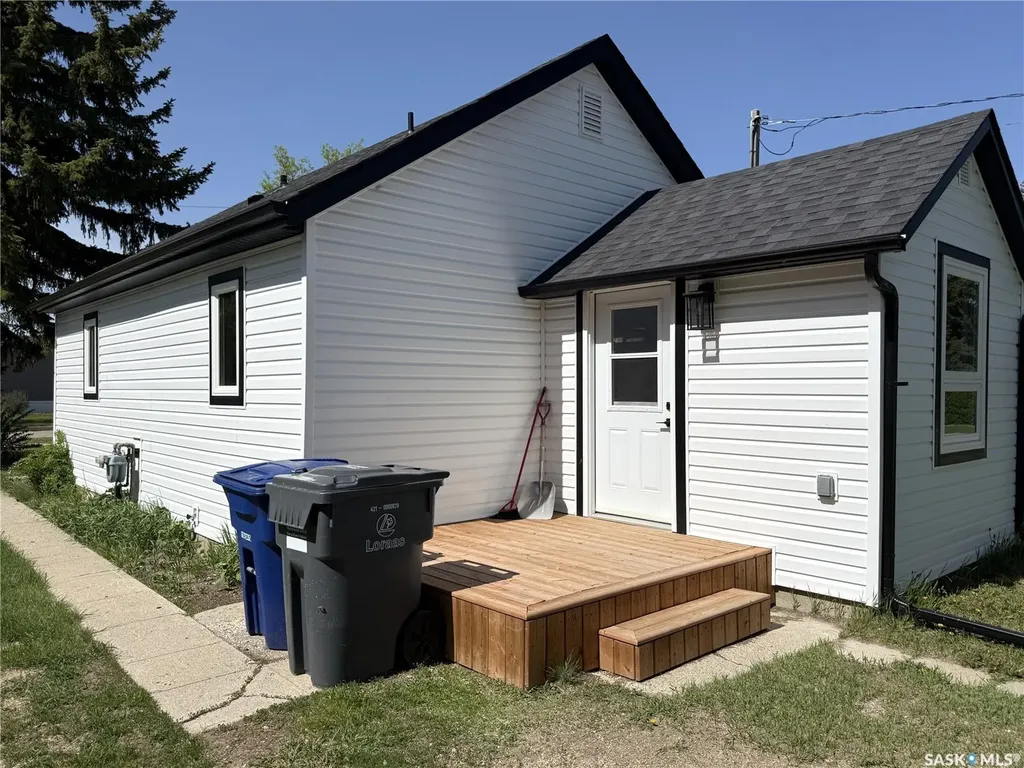 212 Garfield Street Davidson SK S0G 1A0