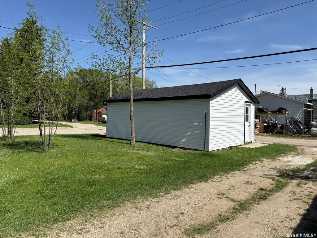 212 Garfield Street Davidson SK S0G 1A0