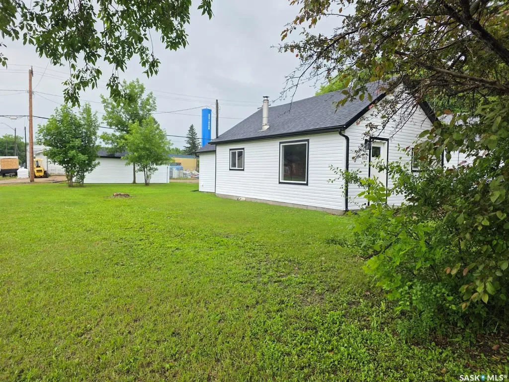 212 Garfield Street Davidson SK S0G 1A0