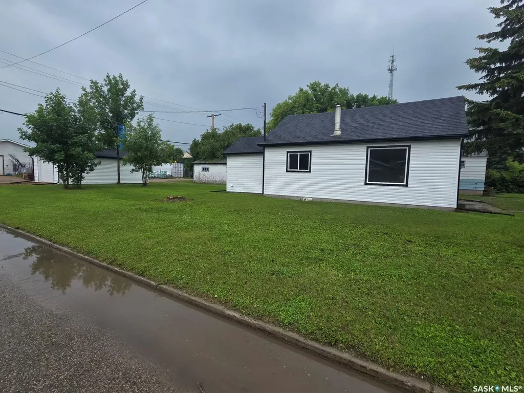212 Garfield Street Davidson SK S0G 1A0