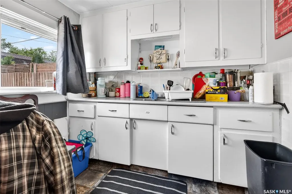53 Lillooet Street E Moose Jaw SK S6H 4S3