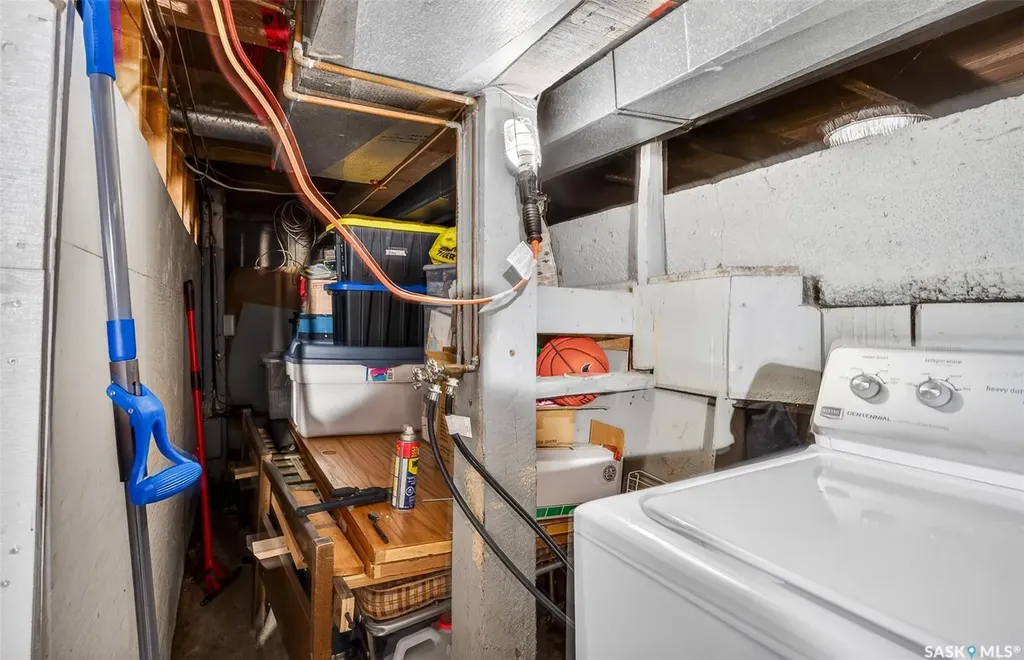 53 Lillooet Street E Moose Jaw SK S6H 4S3