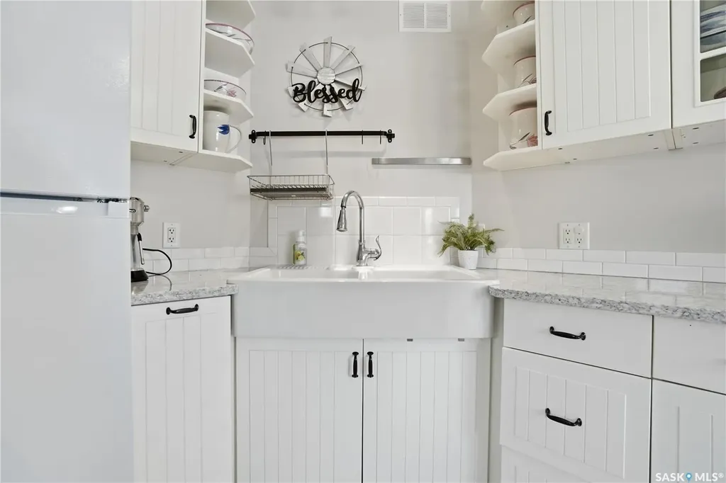 141 Queen Street Elbow SK S0H 1J0