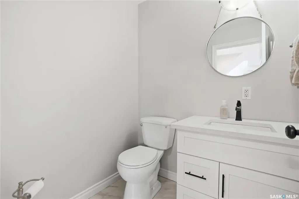 141 Queen Street Elbow SK S0H 1J0