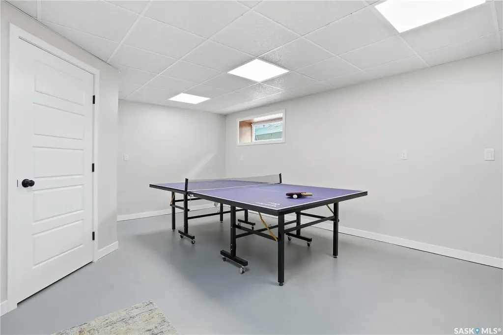 141 Queen Street Elbow SK S0H 1J0