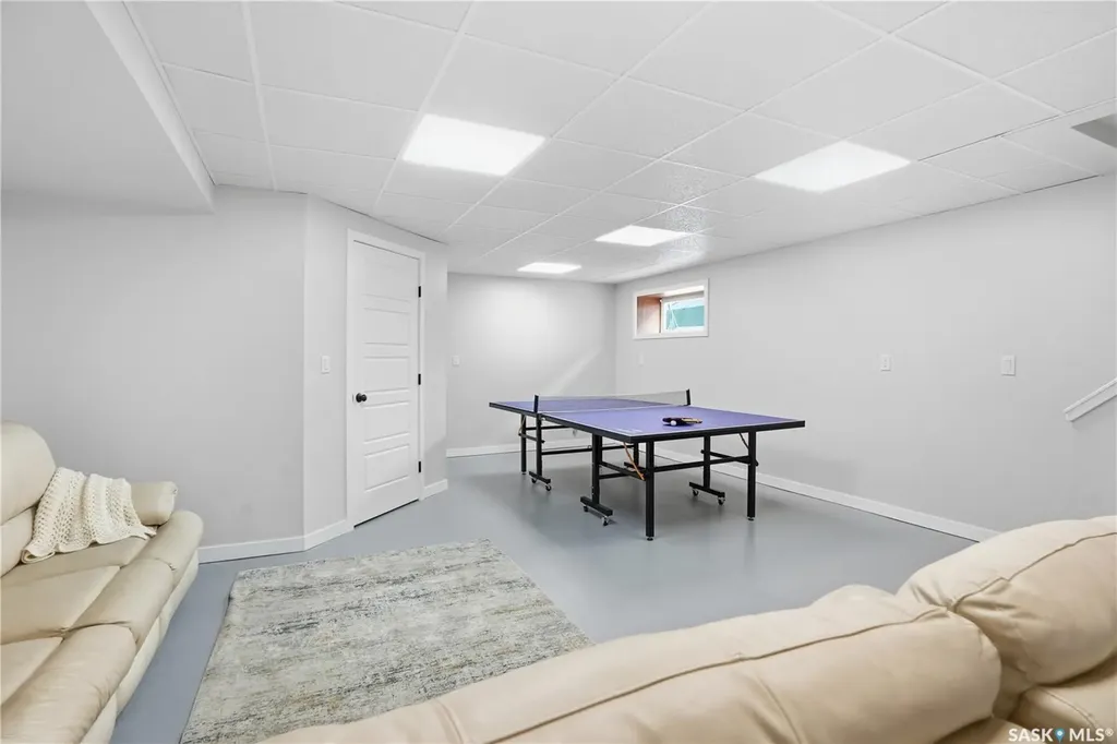 141 Queen Street Elbow SK S0H 1J0