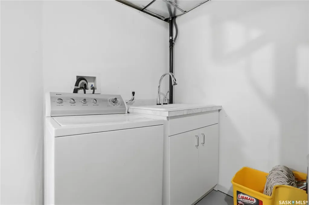 141 Queen Street Elbow SK S0H 1J0