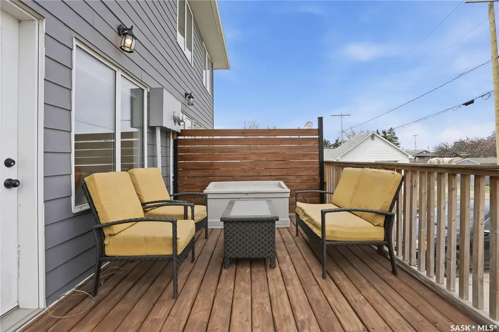 141 Queen Street Elbow SK S0H 1J0