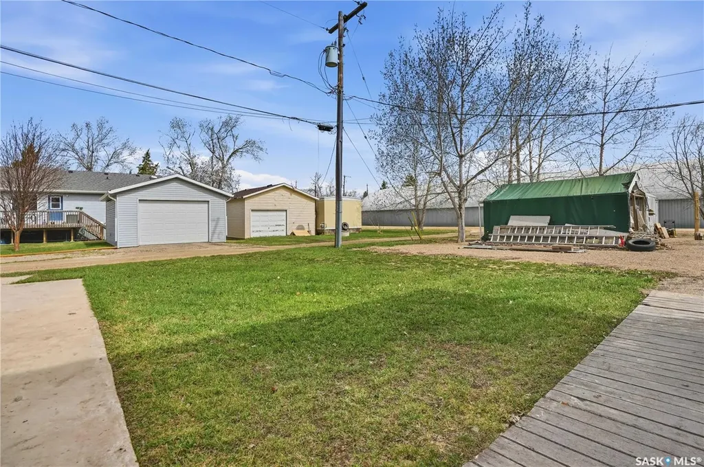 141 Queen Street Elbow SK S0H 1J0