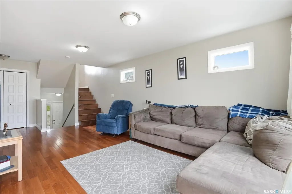 141 Queen Street Elbow SK S0H 1J0