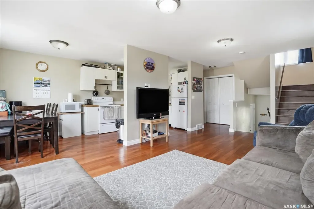 141 Queen Street Elbow SK S0H 1J0