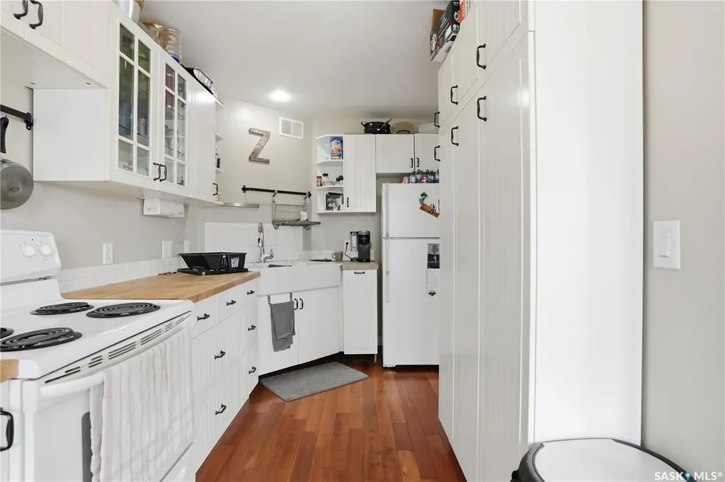 141 Queen Street Elbow SK S0H 1J0