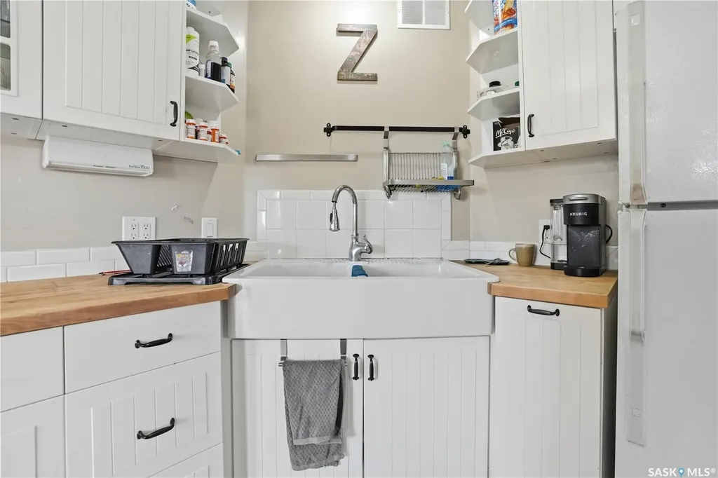 141 Queen Street Elbow SK S0H 1J0