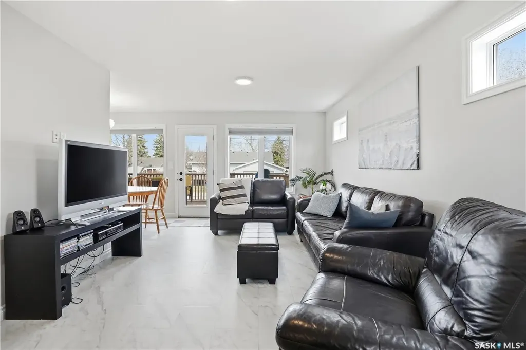141 Queen Street Elbow SK S0H 1J0