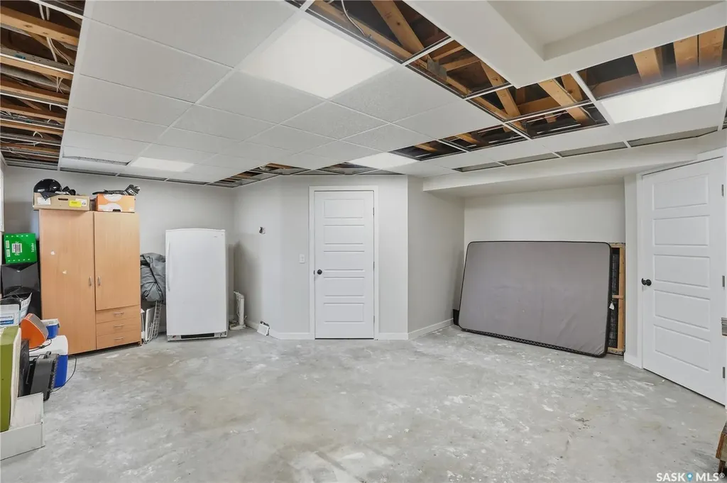 141 Queen Street Elbow SK S0H 1J0