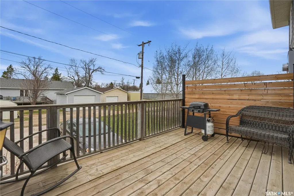 141 Queen Street Elbow SK S0H 1J0