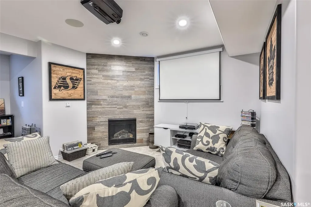 200 Clubhouse Boulevard E Warman SK S0K 4S1