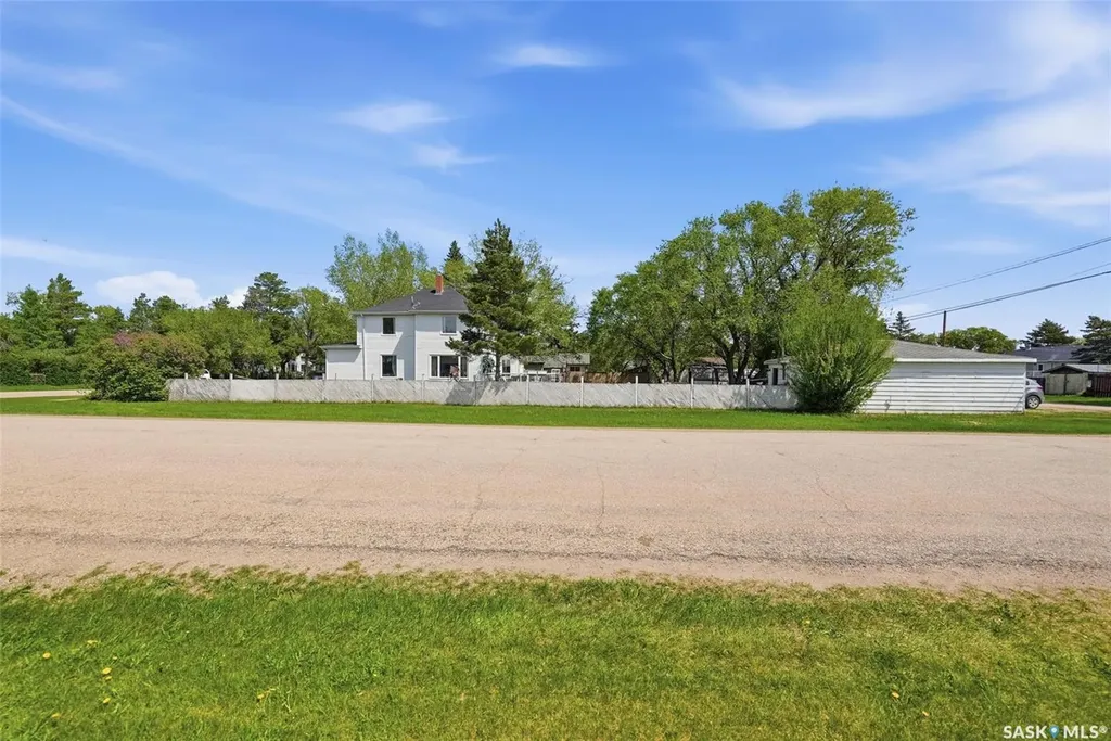 200 1st Street Dundurn SK S0K 1K0