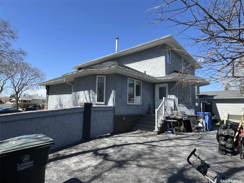 202 St Andrews Crescent Rosetown SK S0L 2V0