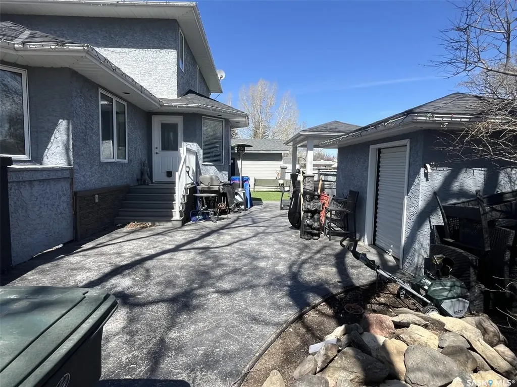 202 St Andrews Crescent Rosetown SK S0L 2V0
