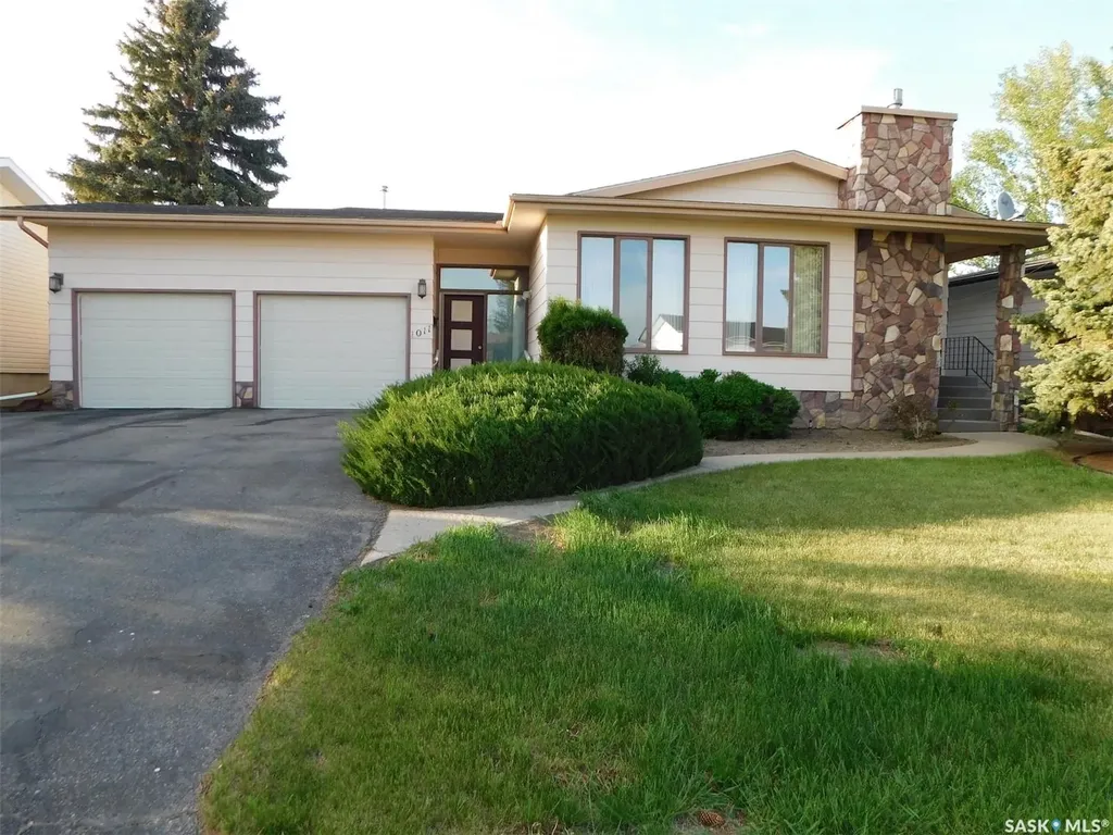 1011 Granville Avenue Assiniboia SK S0H 0B0