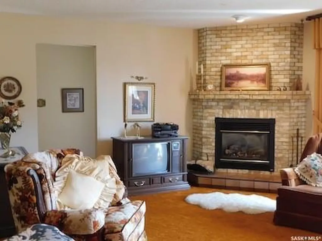 1011 Granville Avenue Assiniboia SK S0H 0B0